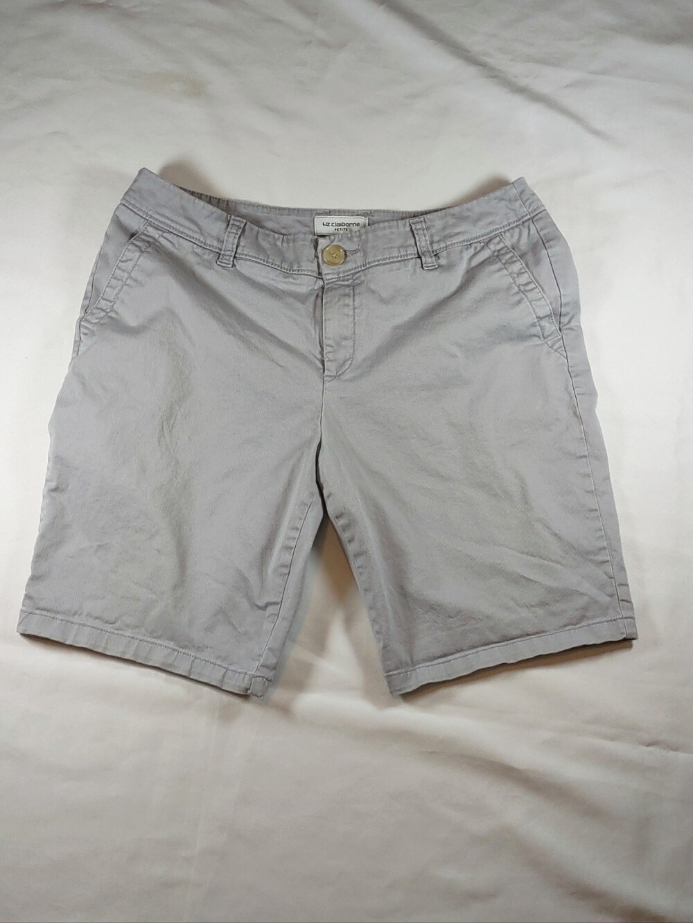 Liz Claiborne‎ Petite Classic Size 10P Gray Flat Front Shorts 9" inseam